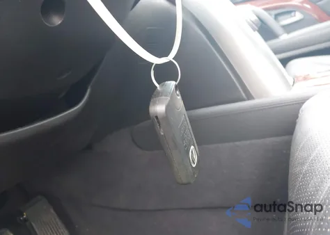 2010 Acura Rl 3.7 из США, поврежденный, VIN JH4KB2F66AC000996